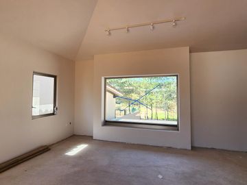 Casa en  Venta en Club de Golf Altozano colinda con Campo de Golf