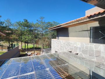 Casa en  Venta en Club de Golf Altozano colinda con Campo de Golf