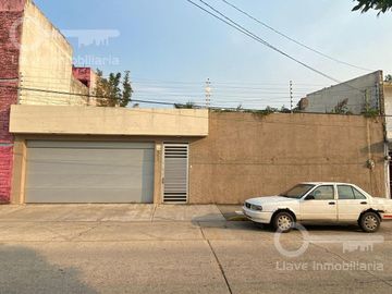 Casa en Venta y Renta, Revolución Col. Centro.