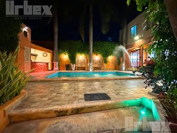 Venta de casa con departamento independiente cerca del Malecón de la Ciudad de Campeche.