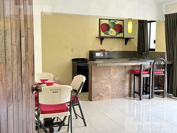 Venta de casa con departamento independiente cerca del Malecón de la Ciudad de Campeche.