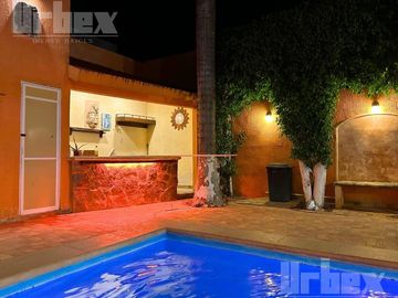 Venta de casa con departamento independiente cerca del Malecón de la Ciudad de Campeche.