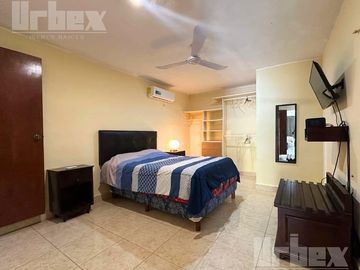 Venta de casa con departamento independiente cerca del Malecón de la Ciudad de Campeche.