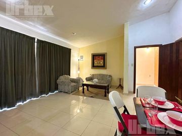 Venta de casa con departamento independiente cerca del Malecón de la Ciudad de Campeche.