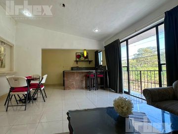 Venta de casa con departamento independiente cerca del Malecón de la Ciudad de Campeche.