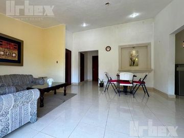 Venta de casa con departamento independiente cerca del Malecón de la Ciudad de Campeche.