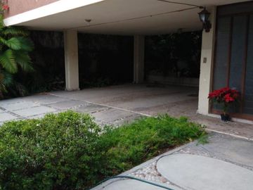 CASA EN VENTA -Fracc. Gonzalitos en Monterrey por Ave. Fleteros