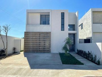 Casa venta Merida en privada Alera  con alberca en Dzitya Yucatan
