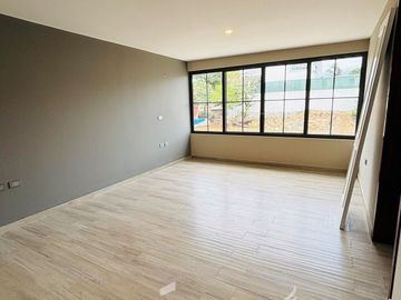 Casa en venta con diseño exclusivo en Fracc. Paseo de la Reina