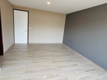 Casa en venta con diseño exclusivo en Fracc. Paseo de la Reina