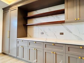 Casa en venta con diseño exclusivo en Fracc. Paseo de la Reina