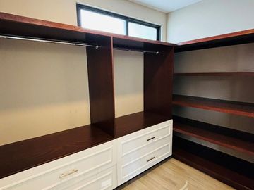 Casa en venta con diseño exclusivo en Fracc. Paseo de la Reina