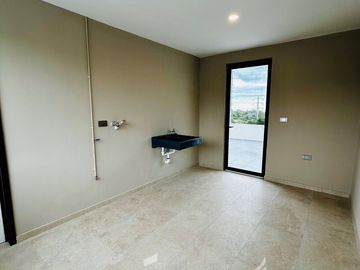 Casa en venta con diseño exclusivo en Fracc. Paseo de la Reina