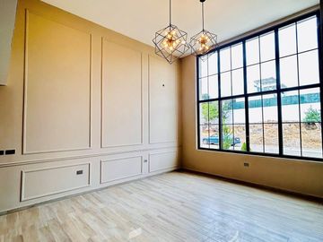 Casa en venta con diseño exclusivo en Fracc. Paseo de la Reina