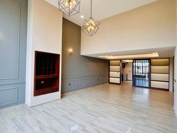 Casa en venta con diseño exclusivo en Fracc. Paseo de la Reina