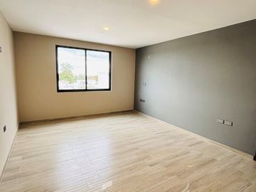 Casa en venta con diseño exclusivo en Fracc. Paseo de la Reina