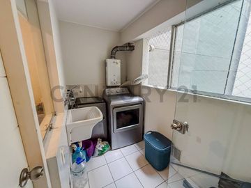 Departamento en venta en Magdalena límite con San Isidro