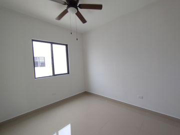 Casa en Venta en Fontana Provenzal, Guadalupe - Alberca y Amenidades