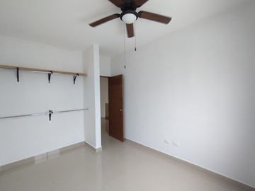Casa en Venta en Fontana Provenzal, Guadalupe - Alberca y Amenidades