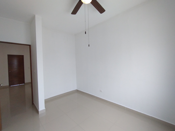 Casa en Venta en Fontana Provenzal, Guadalupe - Alberca y Amenidades