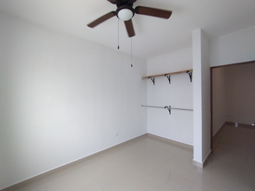 Casa en Venta en Fontana Provenzal, Guadalupe - Alberca y Amenidades
