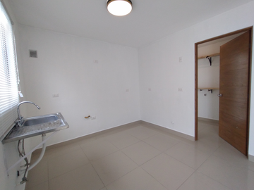 Casa en Venta en Fontana Provenzal, Guadalupe - Alberca y Amenidades