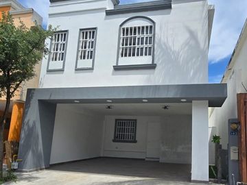Casa en Venta Fraccionamiento Privado, 3 Recámaras, 2.5 Baños y Vigilancia 24/7