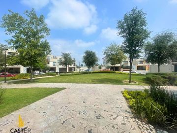 Casa en Venta en Rincón de la Sierra, García | 3 Recámaras, 3 Baños