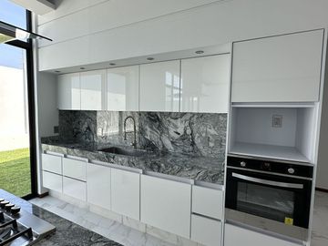 Casa en Venta en Valle Imperial dentro de coto
