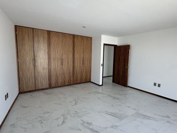 Casa en Venta en Valle Imperial dentro de coto