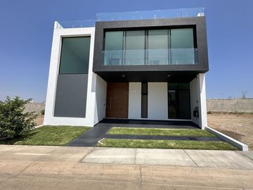 Casa en Venta en Valle Imperial dentro de coto