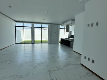 Casa en Venta en Valle Imperial dentro de coto