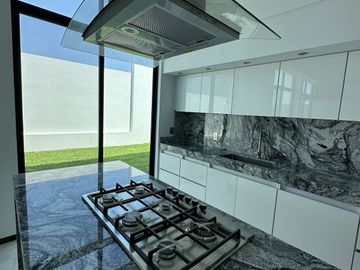 Casa en Venta en Valle Imperial dentro de coto