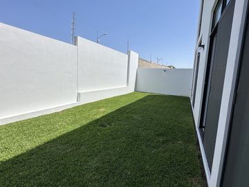 Casa en Venta en Valle Imperial dentro de coto