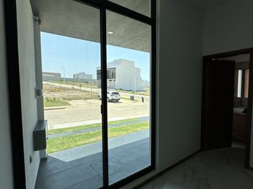 Casa en Venta en Valle Imperial dentro de coto