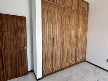Casa en Venta en Valle Imperial dentro de coto