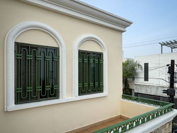 CASA EN VENTA CUMBRES 3er. SECTOR