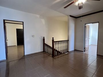CASA EN VENTA CUMBRES 3er. SECTOR