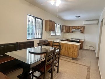 CASA EN VENTA CUMBRES 3er. SECTOR