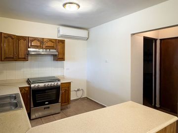 CASA EN VENTA CUMBRES 3er. SECTOR