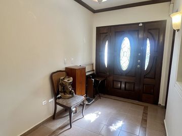CASA EN VENTA CUMBRES 3er. SECTOR