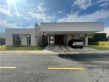 VENDO CASA CAMPESTRE EN SAN JOSÉ DE LA VILLA ETAPA 5  CL