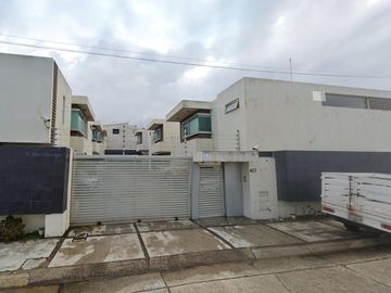 Casa en Venta en calle Sonora, Col. Petrolera