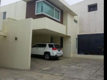 Casa en Venta en calle Sonora, Col. Petrolera