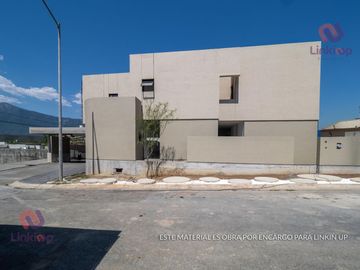 Casa Venta Bosques de las Misiones Sector Encino Carretera Nacional  Santiago  NL