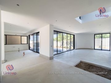 Casa Venta Bosques de las Misiones Sector Encino Carretera Nacional  Santiago  NL