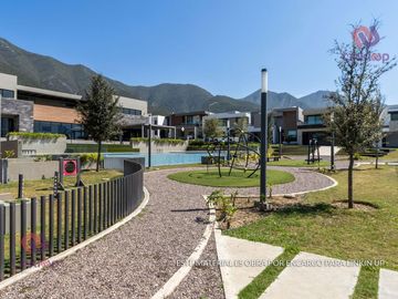 Casa Venta Bosques de las Misiones Sector Encino Carretera Nacional  Santiago  NL