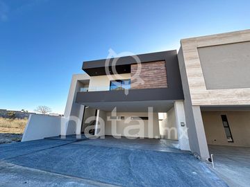 CASA EN VENTA por las MISIONES CARRETERA NACIONAL SANTIAGO