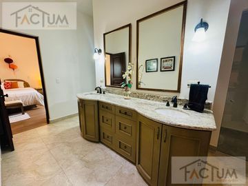 CASA EN VENTA EN CARRETERA NACIONAL LOS CRISTALES , MONTERREY N.L.