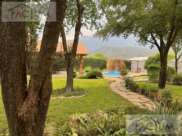 CASA EN VENTA EN CARRETERA NACIONAL LOS CRISTALES , MONTERREY N.L.